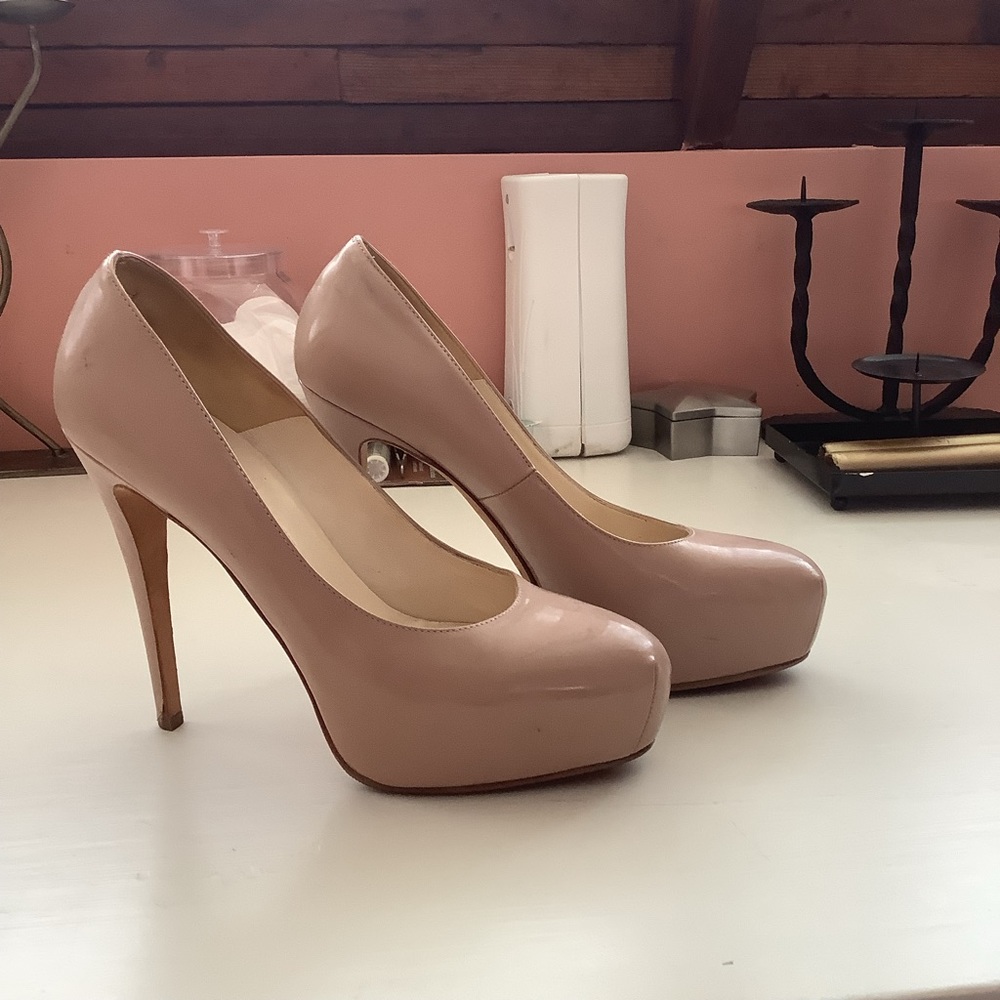 Brian Atwood Nude/Beige patent heels 8.5